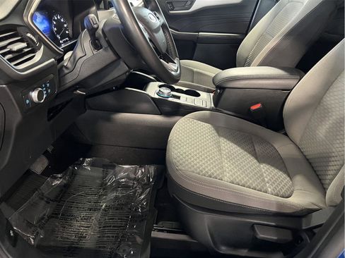 Used 2022 Ford Escape SE w/ Cold Weather Package FWD image 7