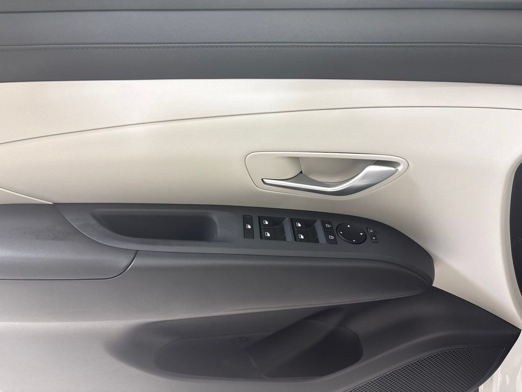 New 2026 Hyundai Tucson SE w/ Tow & Go Package FWD image 17