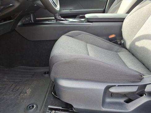 Used 2025 Toyota Camry LE image 15