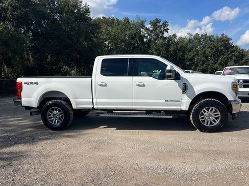 Used 2019 Ford F250 Lariat w/ Lariat Value Package image 2
