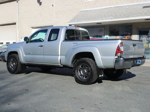 Used 2011 Toyota Tacoma 4x4 Access Cab image 5