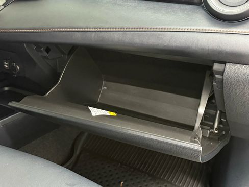 Used 2017 Toyota RAV4 SE image 28