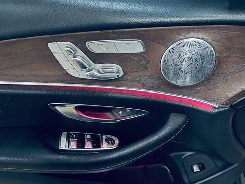 Used 2017 Mercedes-Benz E 300 4MATIC image 35