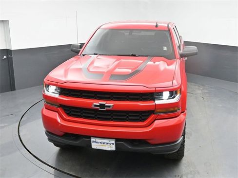 Used 2018 Chevrolet Silverado 1500 Custom w/ Custom Value Package image 14