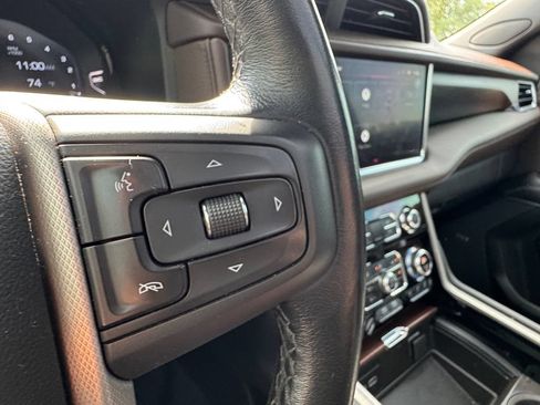 Used 2022 GMC Yukon XL Denali AWD/4WD image 32