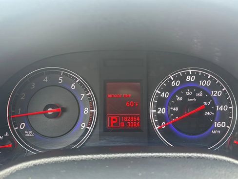 Used 2009 INFINITI G37 Journey RWD image 2