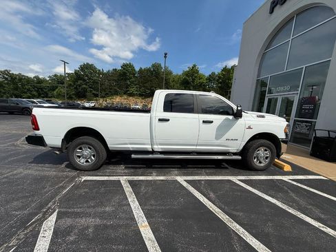 Used 2024 RAM 3500 Big Horn AWD/4WD image 6