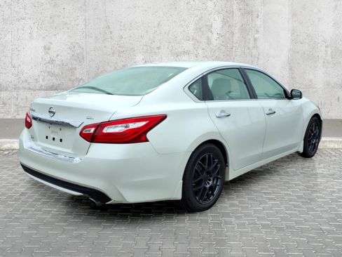 Used 2016 Nissan Altima 2.5 SL w/ Moonroof Package image 12