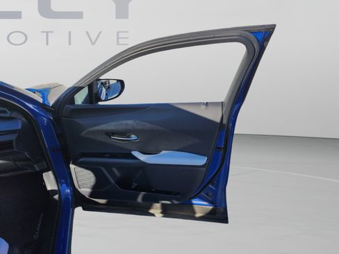 Used 2022 Lexus UX 200 w/ Premium Package FWD image 28
