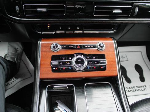 Used 2021 Lincoln Aviator Reserve w/ Elements Package Plus AWD/4WD image 19