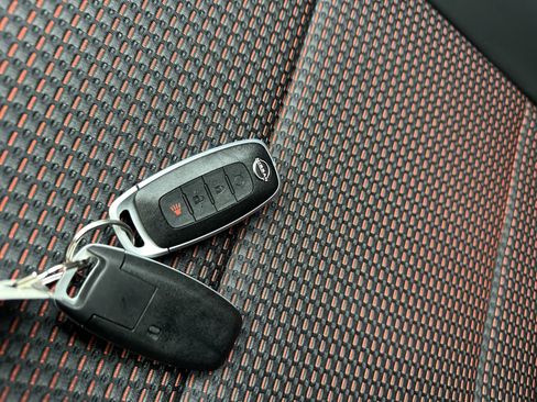 Used 2026 Nissan Kicks SR image 20