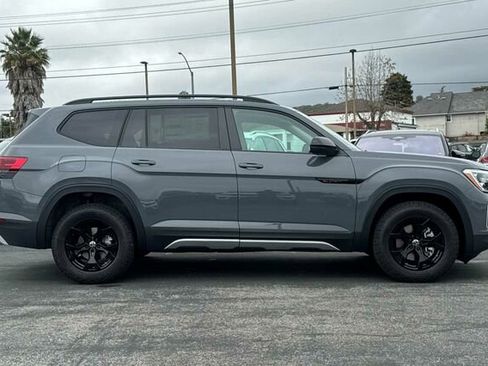 New 2026 Volkswagen Atlas Peak Edition AWD/4WD image 3