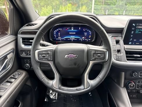Used 2024 Chevrolet Tahoe Z71 w/ Luxury Package AWD/4WD image 19
