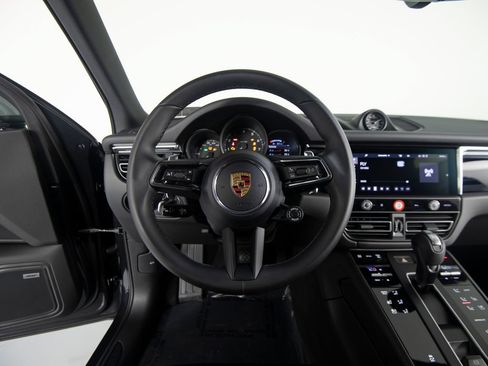 Certified 2026 Porsche Macan AWD/4WD image 20