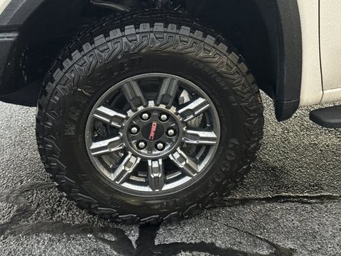 New 2026 GMC Sierra 1500 AT4X w/ LPO, Black Badging Package AWD/4WD image 18