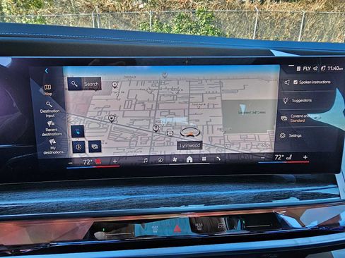 Used 2024 BMW i7 xDrive60 image 29