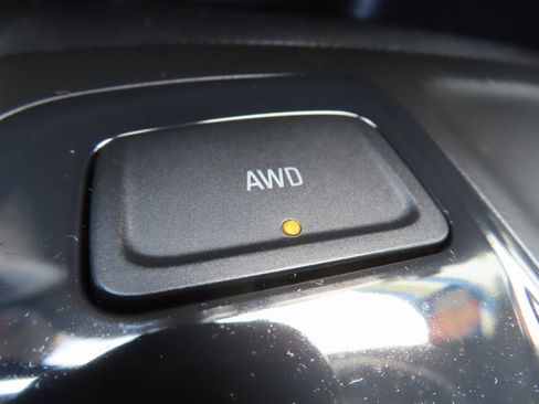 Used 2023 Chevrolet Equinox RS image 13