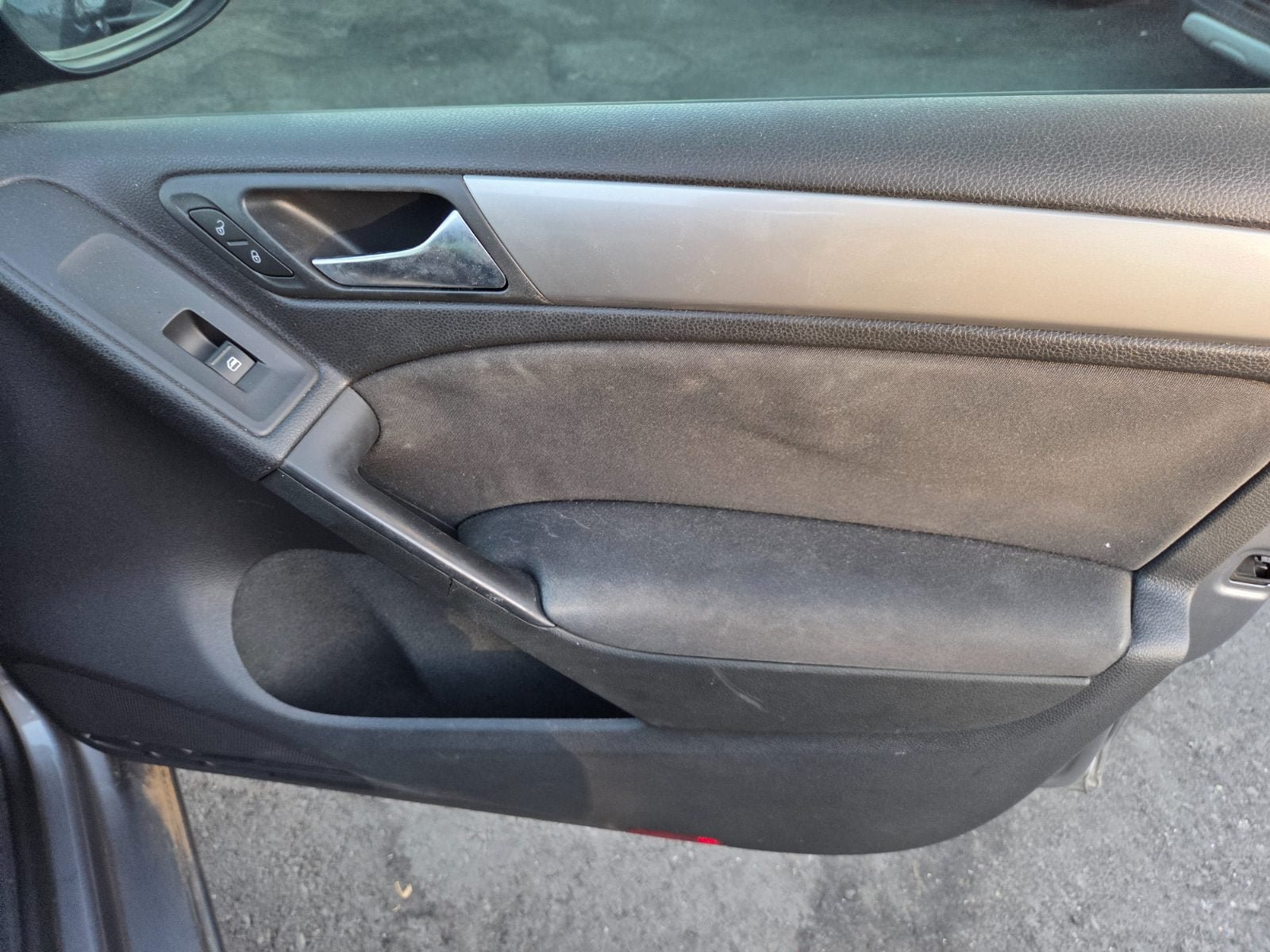 Used 2013 Volkswagen Golf 4-Door FWD image 14