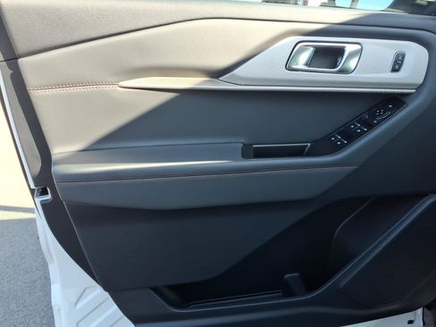 New 2026 Ford Explorer Active RWD image 12