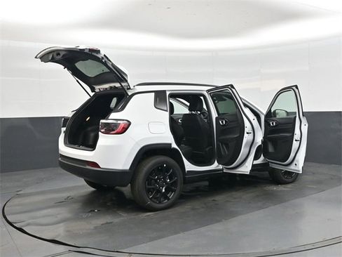 New 2026 Jeep Compass Latitude image 46