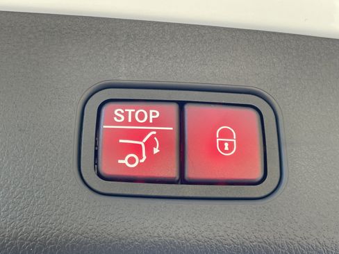 New 2026 Mercedes-Benz GLC 300 4MATIC image 12