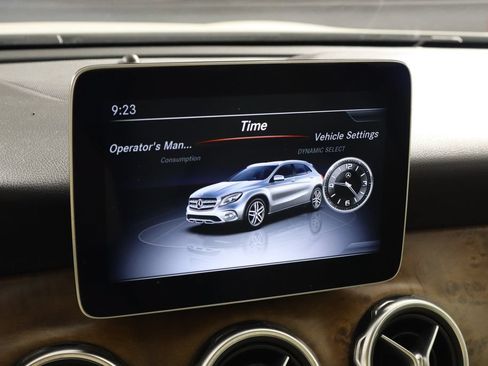 Used 2020 Mercedes-Benz GLA 250 4MATIC image 31
