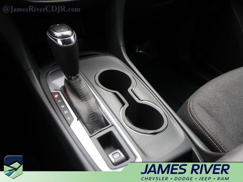 Used 2018 Chevrolet Equinox LT image 38