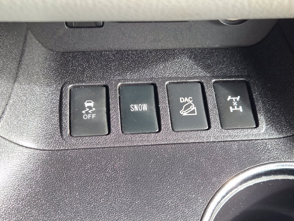 Used 2017 Toyota Highlander Plus AWD/4WD image 9