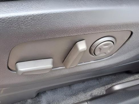 New 2025 Kia Carnival SX w/ SX Dark Edition Package FWD image 14