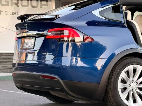 Used 2020 Tesla Model X AWD/4WD image 9