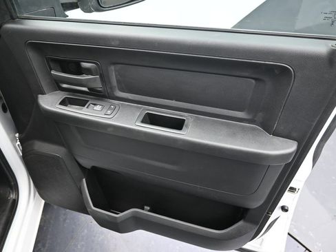 Used 2024 RAM 3500 Tradesman w/ Chrome Appearance Group image 20