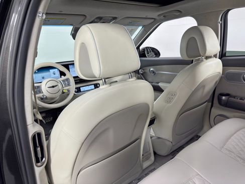 Used 2023 Genesis GV60 Performance image 38