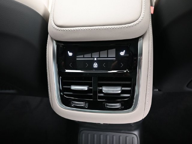 New 2026 Volvo XC90 T8 Plus w/ Protection Package Premier AWD/4WD image 36