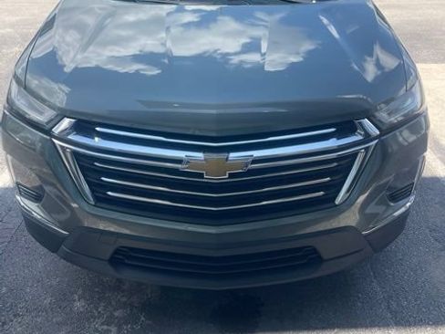 Used 2022 Chevrolet Traverse LT FWD image 2