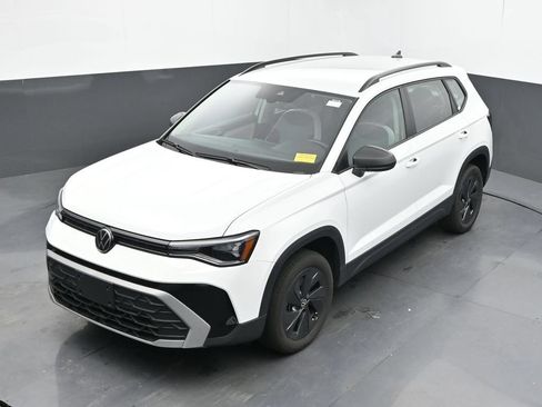 Used 2026 Volkswagen Taos S FWD image 35