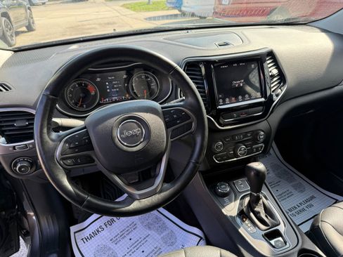 Used 2019 Jeep Cherokee Limited AWD/4WD image 11