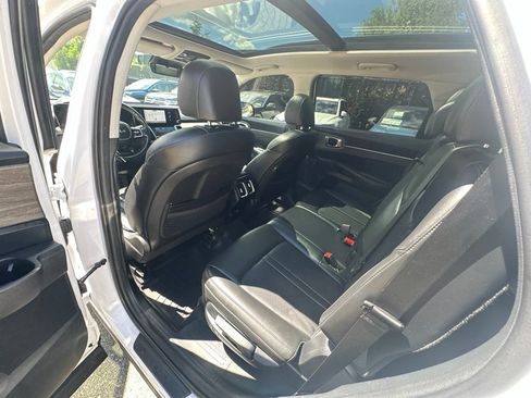 Used 2023 Kia Sorento S w/ Panoramic Sunroof Package AWD/4WD image 23