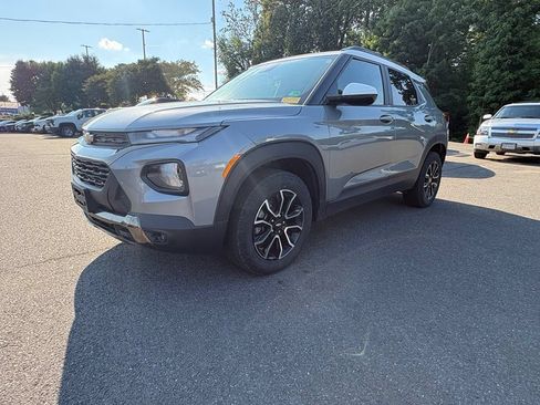 Used 2023 Chevrolet TrailBlazer ACTIV w/ Convenience Package AWD/4WD image 5
