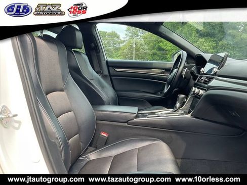 Used 2018 Honda Accord Sport image 14