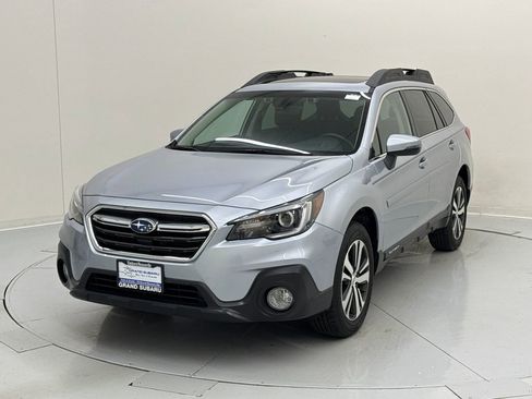 Used 2018 Subaru Outback 2.5i Limited AWD/4WD image 1