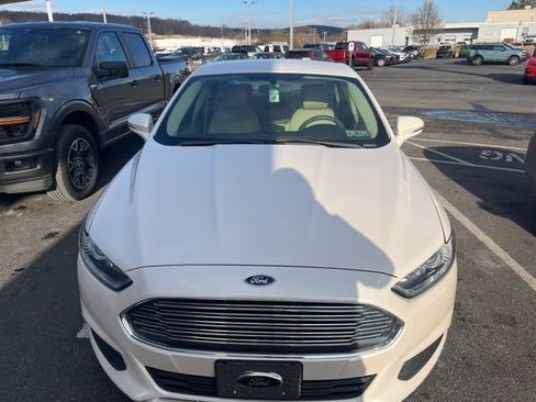 Used 2016 Ford Fusion SE image 1