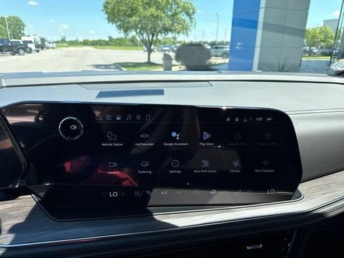 New 2026 Chevrolet Tahoe Premier w/ Sun And Tow Package AWD/4WD image 25