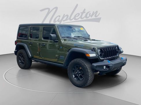 Used 2024 Jeep Wrangler Unlimited AWD/4WD image 3