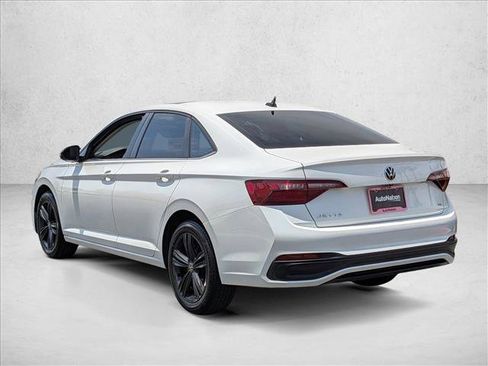 Used 2022 Volkswagen Jetta SE FWD image 8