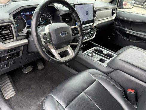 Used 2024 Ford Expedition XLT image 13