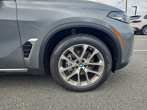 Used 2024 BMW X5 xDrive40i w/ Parking Assistance Package AWD/4WD image 19