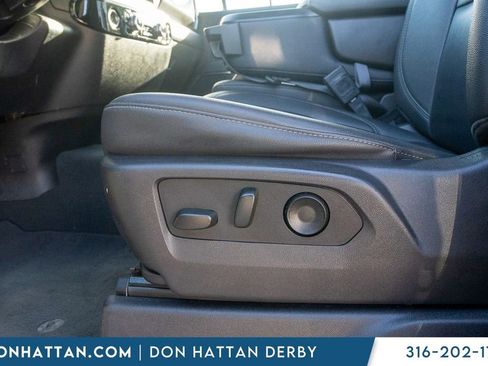 Used 2024 GMC Sierra 1500 SLT image 17