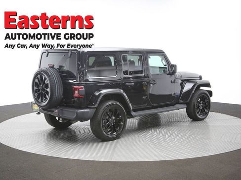 Used 2025 Jeep Wrangler Unlimited Sahara AWD/4WD image 37