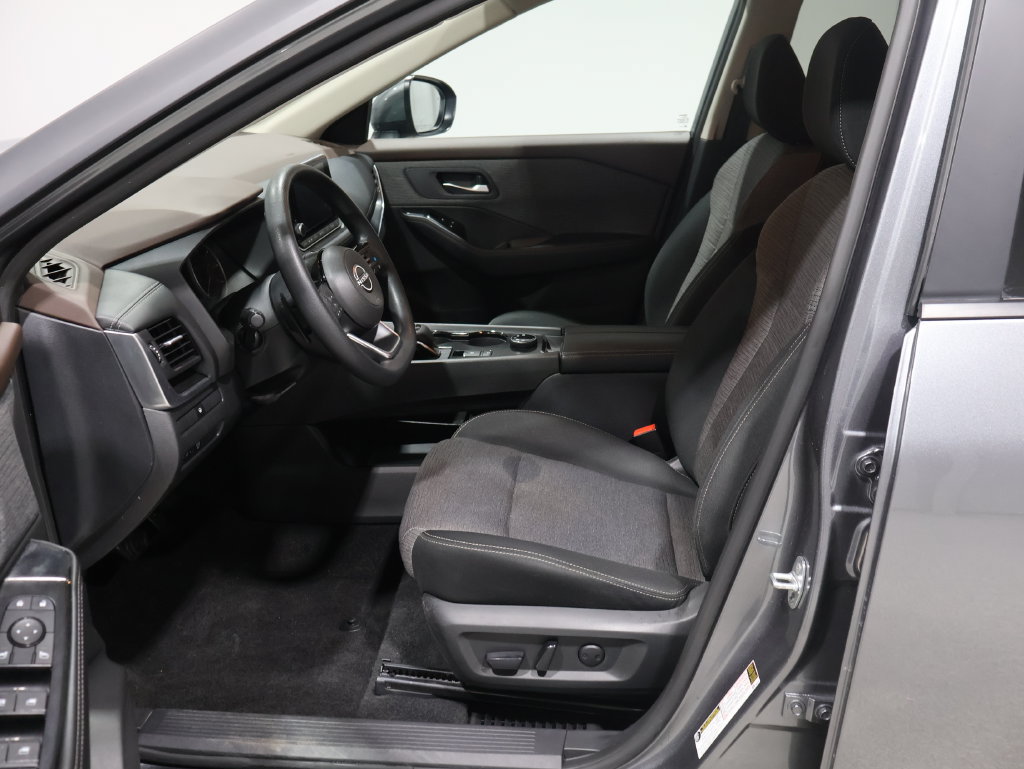Used 2023 Nissan Rogue SV AWD/4WD image 10