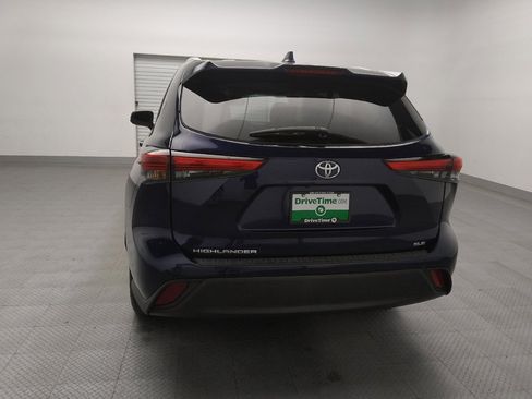 Used 2022 Toyota Highlander XLE image 6